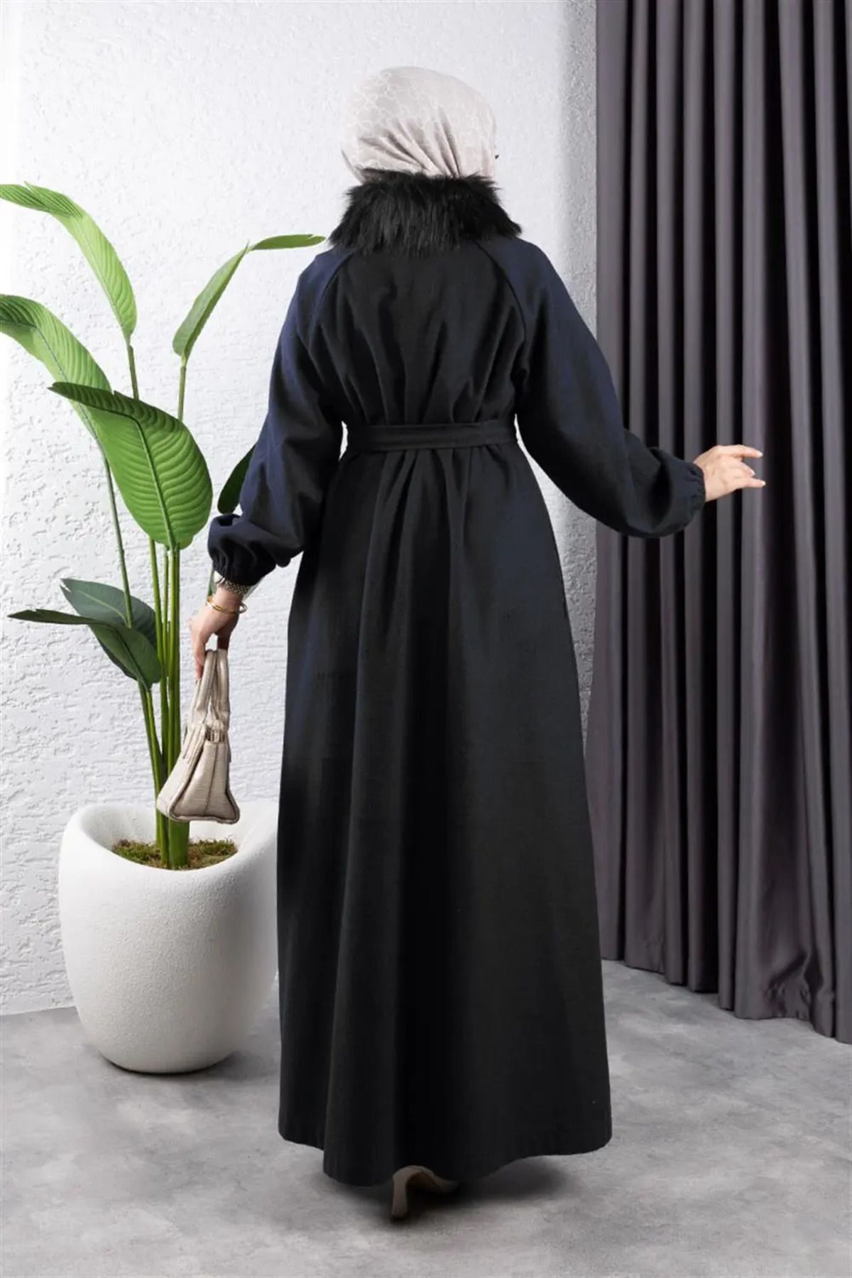 Kürk Detaylı Kaşe Manto SİYAH