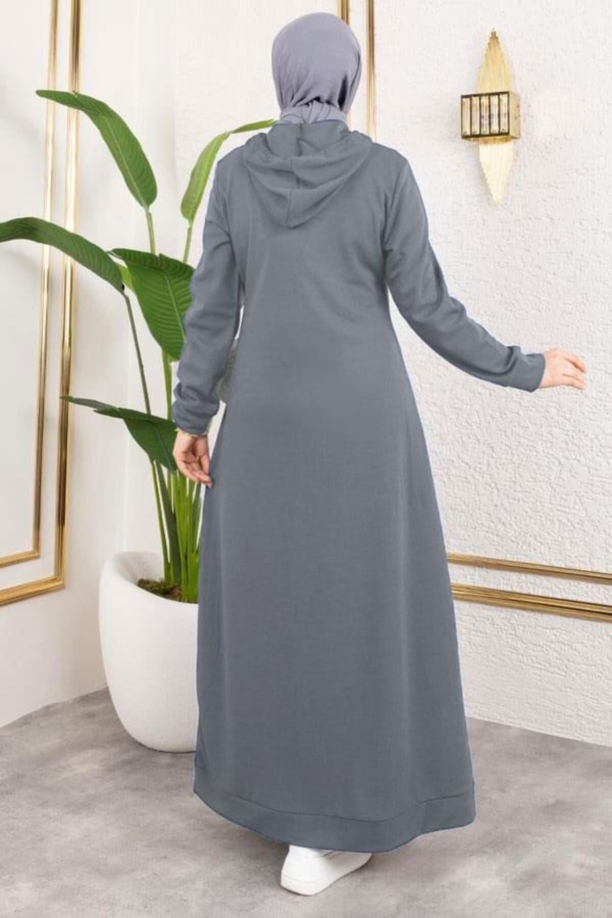 Arma Detaylı Kapşonlu Spor Elbise