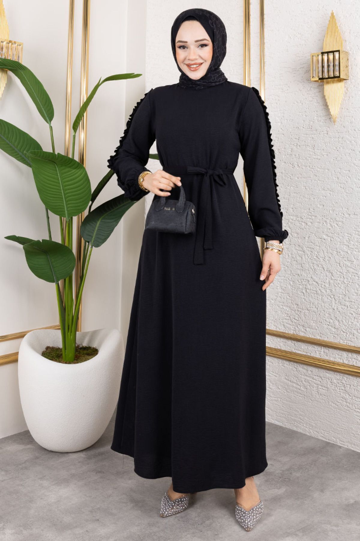 Kolları Fırfır Detaylı Elbise