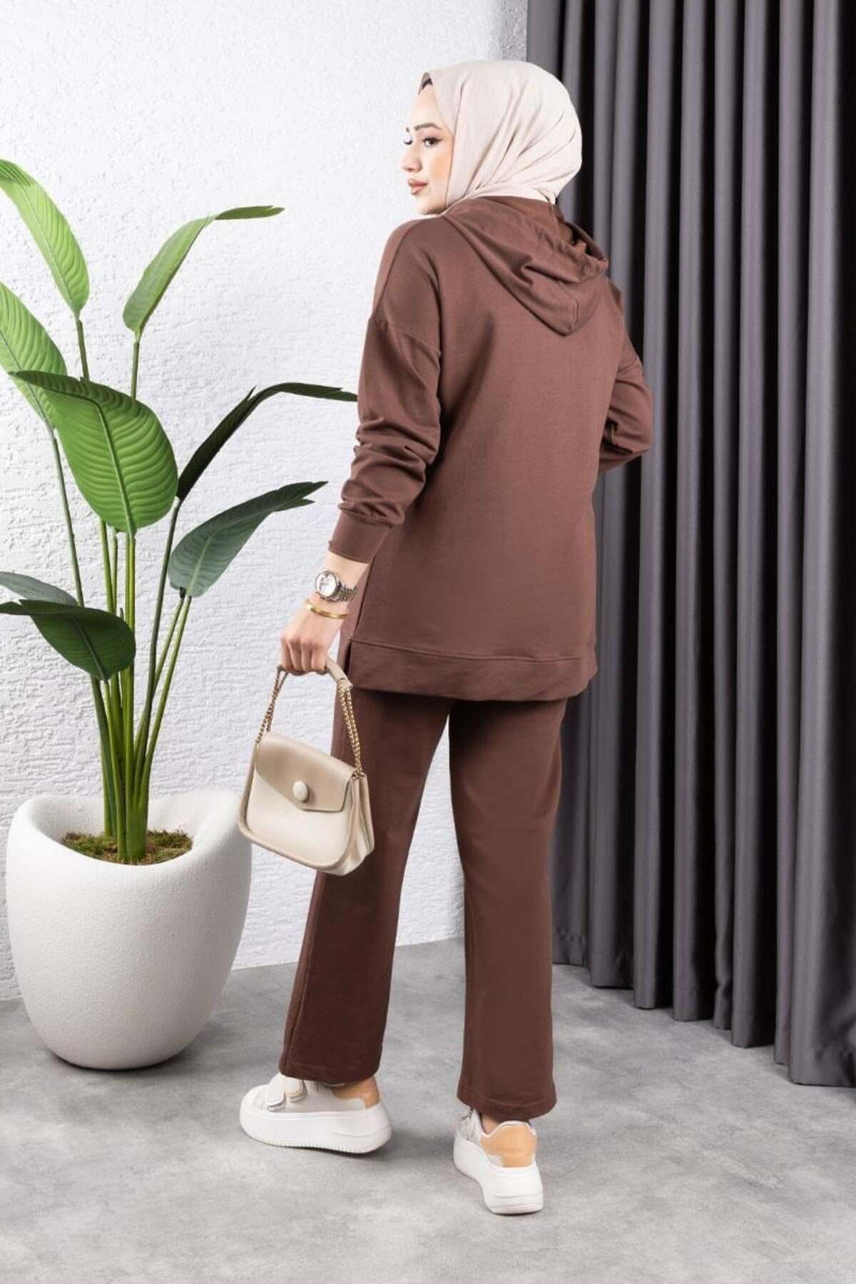 Pantolonu Çıtçıt Detaylı Spor Takım