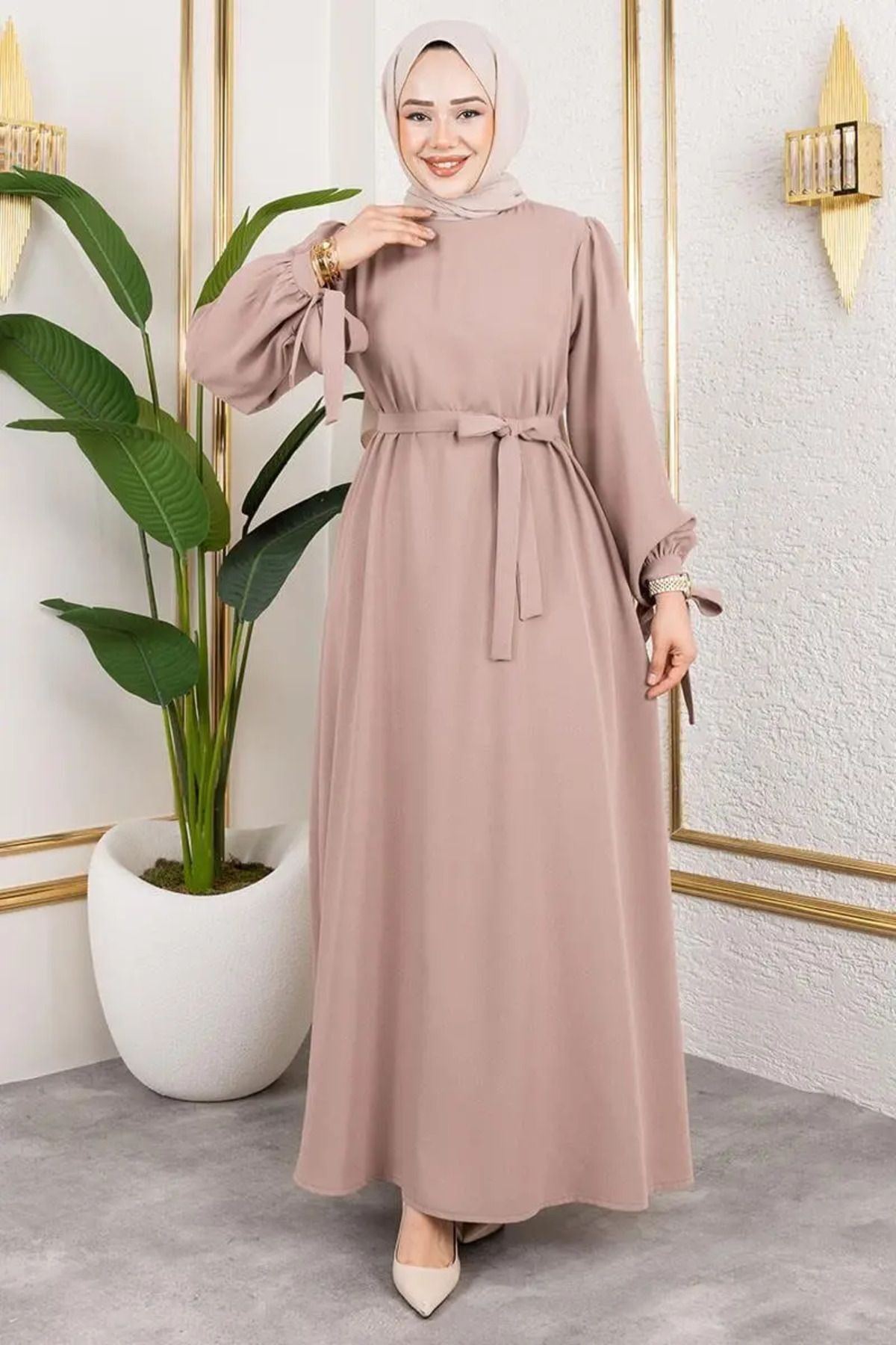 Manşeti Bağcıklı Tesettür Elbise