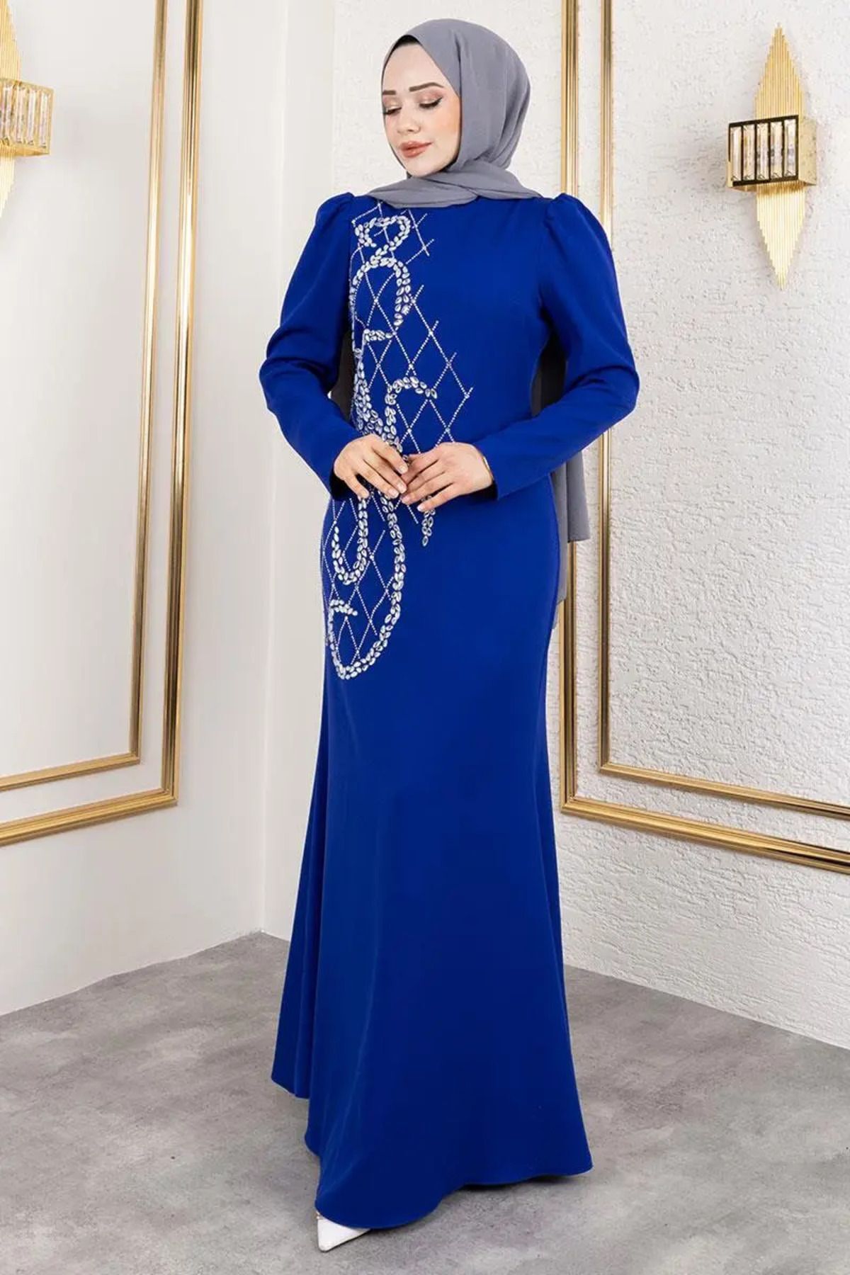 Önden Taş İşlemeli Krep Abiye