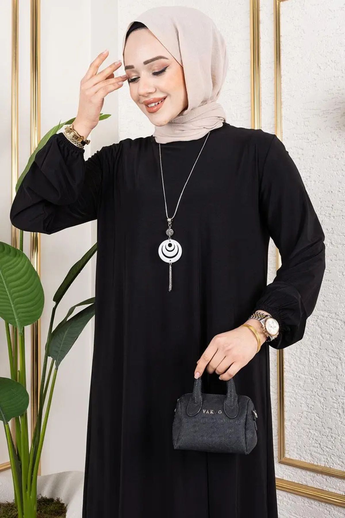 Kolyeli Sandy Elbise