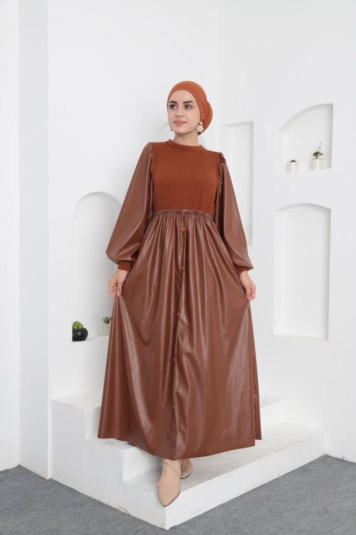 DERİ ELBİSE LASTİKLİ KOLU LASTİKLİ