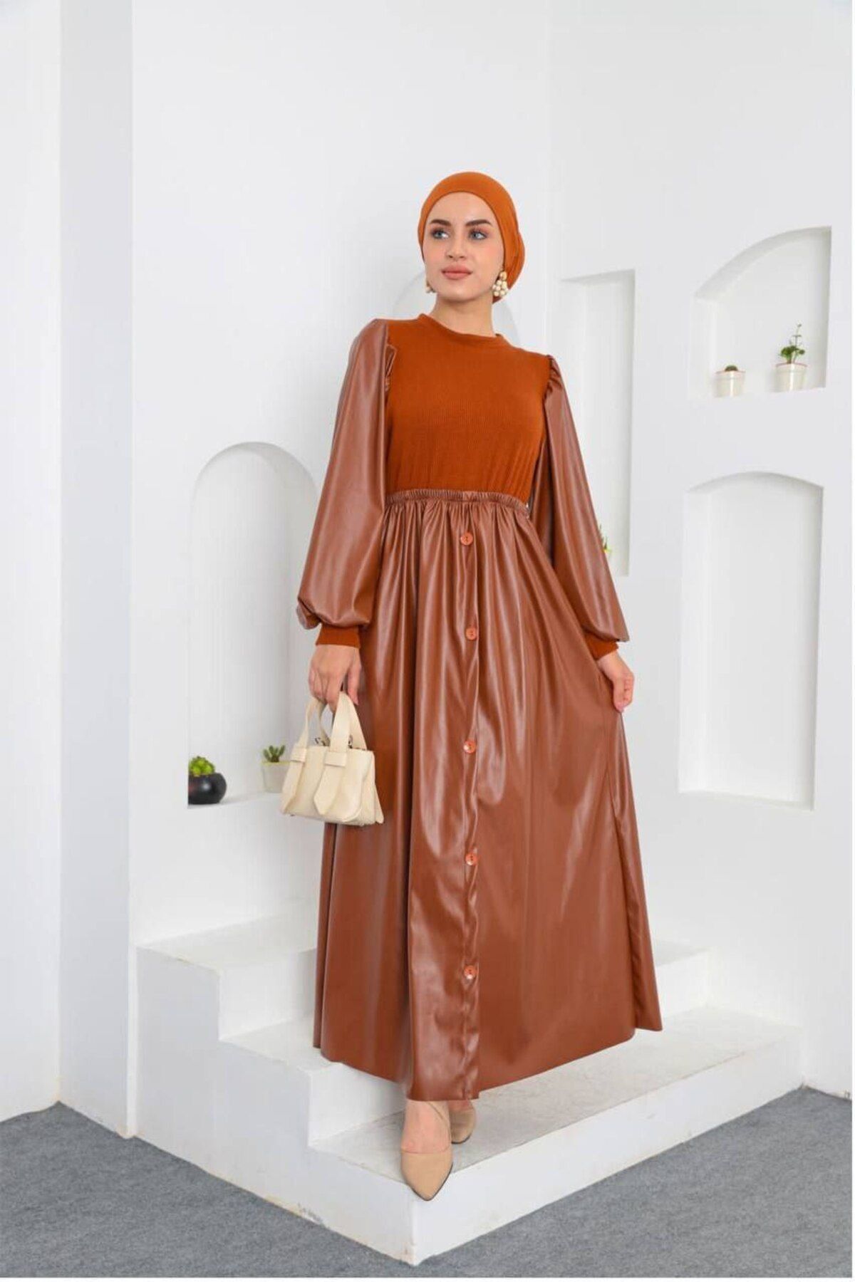 DERİ ELBİSE LASTİKLİ KOLU LASTİKLİ