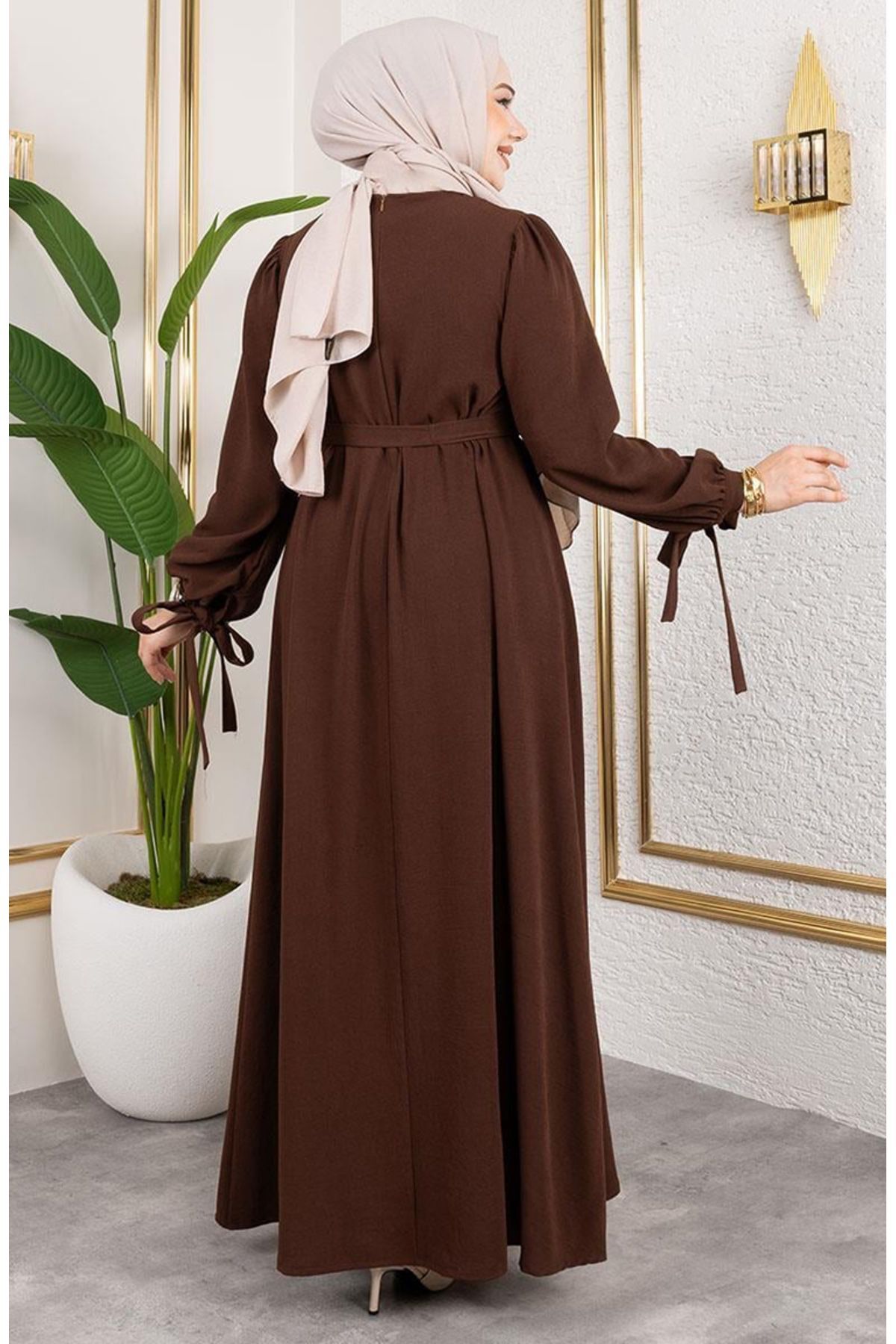 Manşeti Bağcıklı Tesettür Elbise 7121-03 Kahverengi