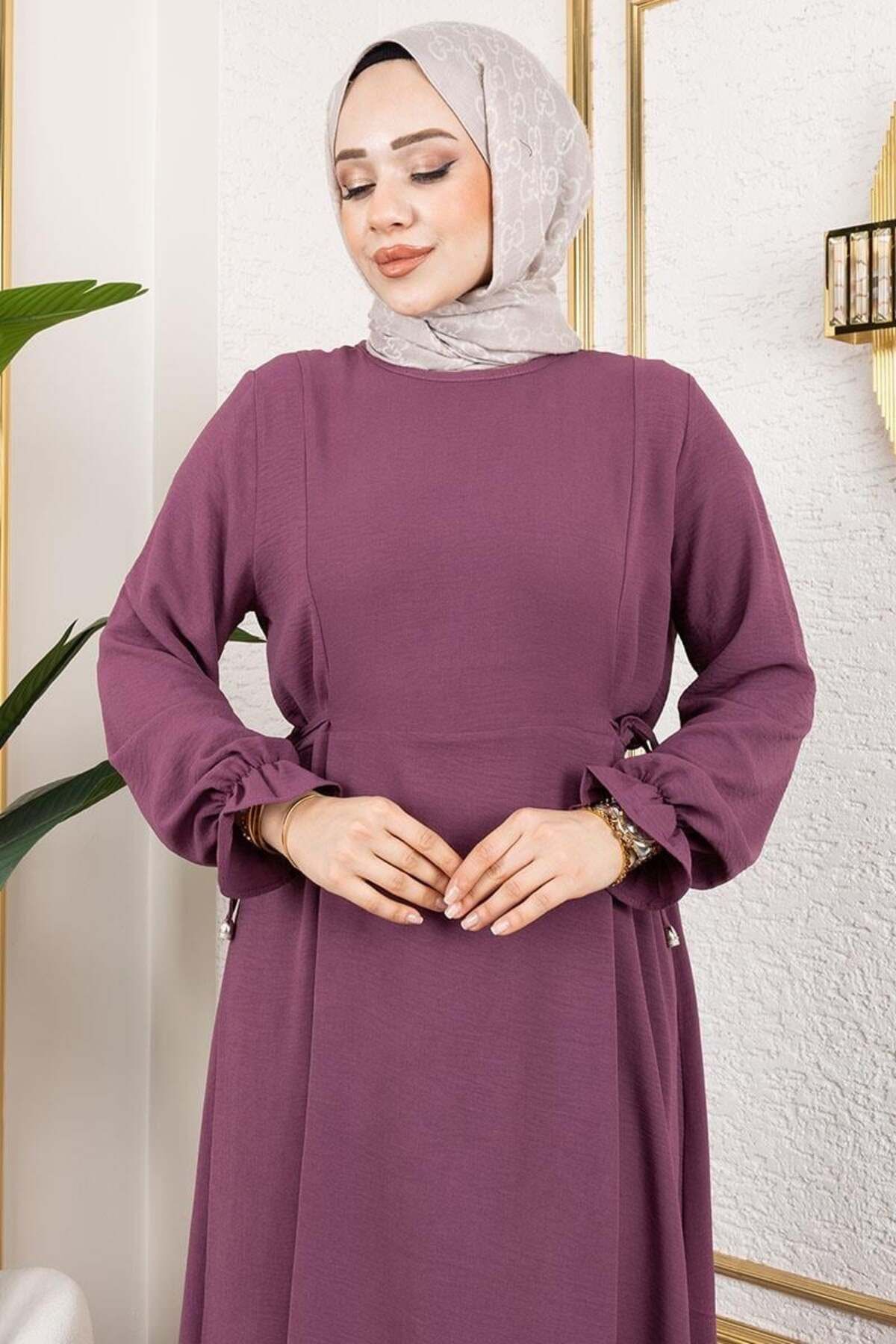 Yanları Bağcıklı Elbise
