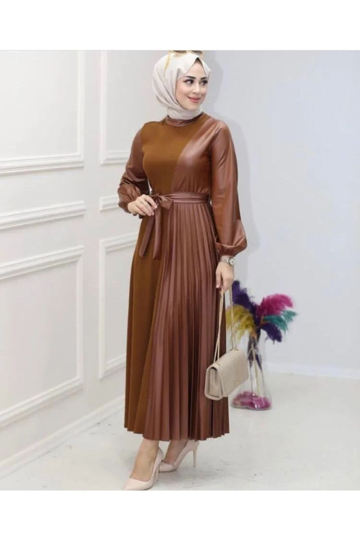 Deri Elbise Piliseli