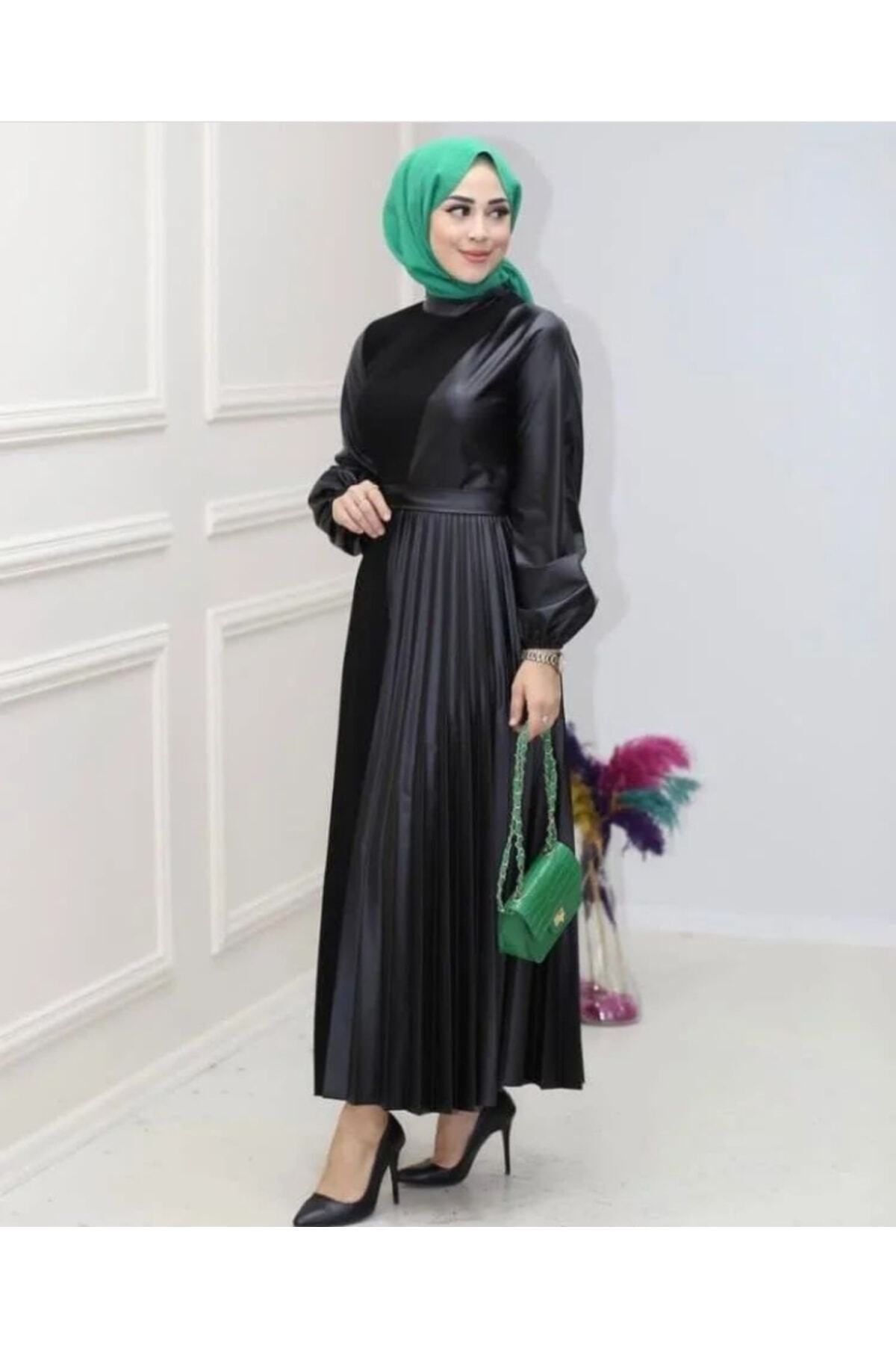 Deri Elbise Piliseli